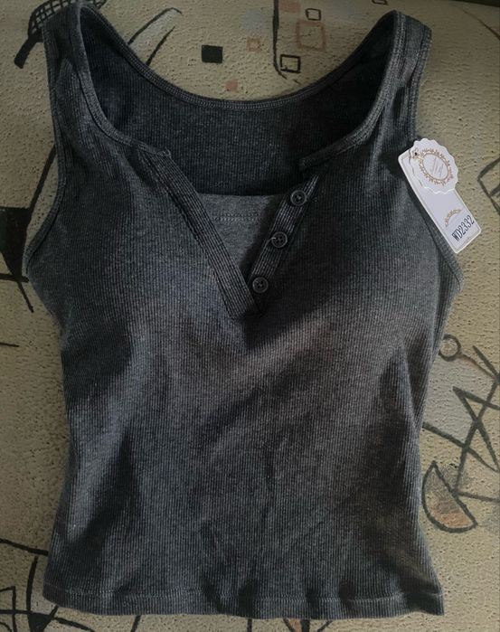 Стильна жіноча майка