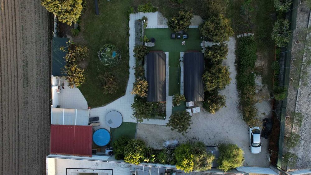 Quinta de lazer e com lotação par 8 à 10 pessoas.