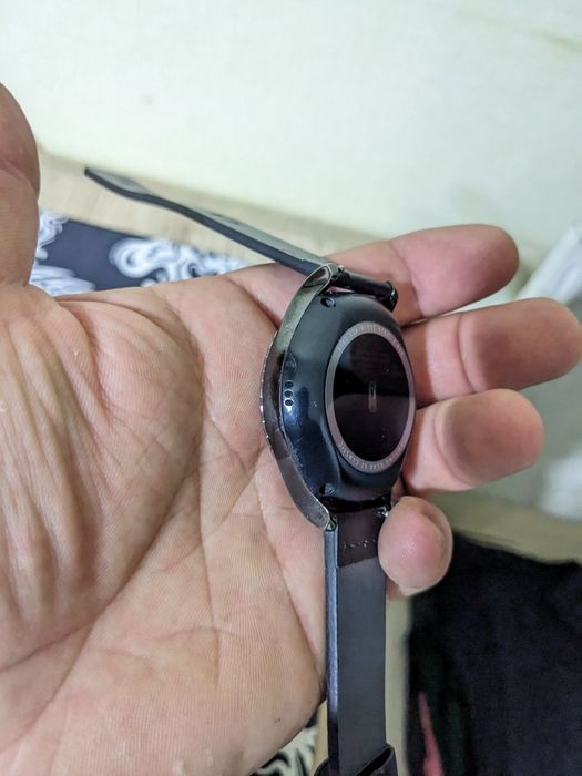 Продам смар часи Samsung gear S2  + зарядка