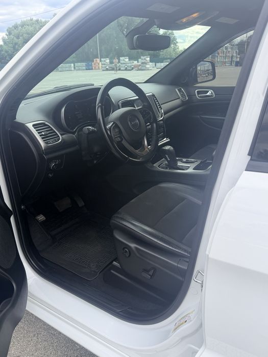 Jeep Grand Cherokee WK2 Laredo X 2022 • 3.6 V6 Pentastar • ГБО • 81 500 км