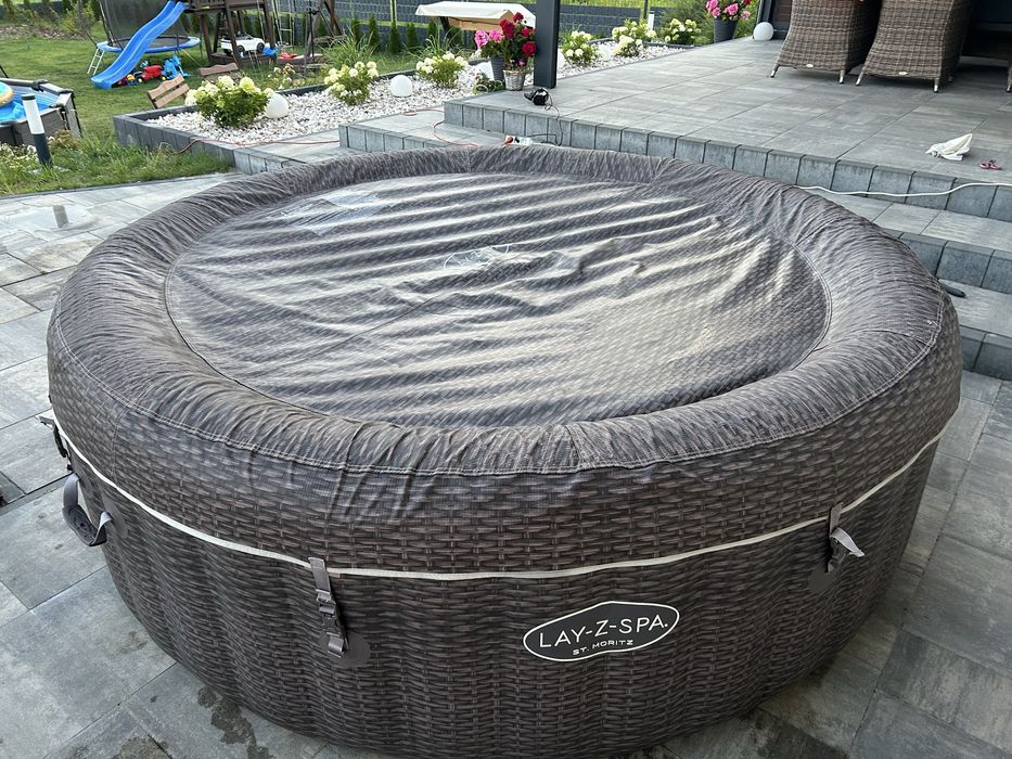 Jacuzzi BESTWAY Lay-Z-Spa St.Mortz