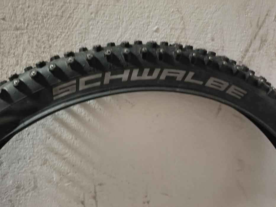Schwalbe Ice Spiker Pro drutowa 26x2.1
