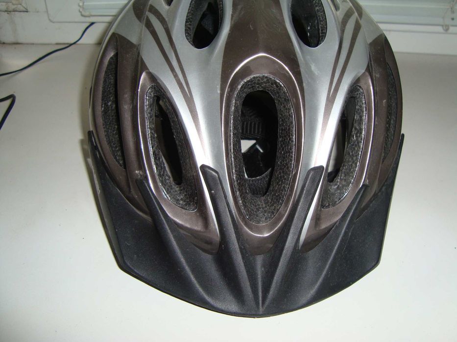 Вело шолом  Raleigh