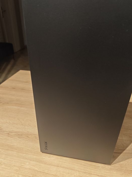 Konsola Xbox Series X 1 TB SSD pełen komplet + gra