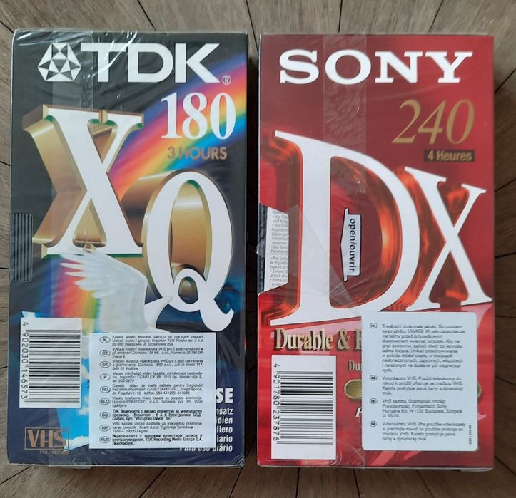 Dwie Kasety video VHS lata 90te zafoliowane fabrycznie