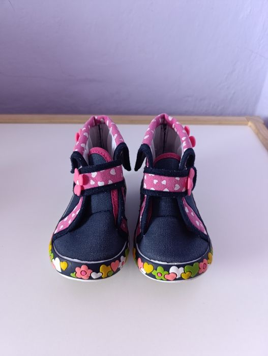 Buciki wiosenne r. 20