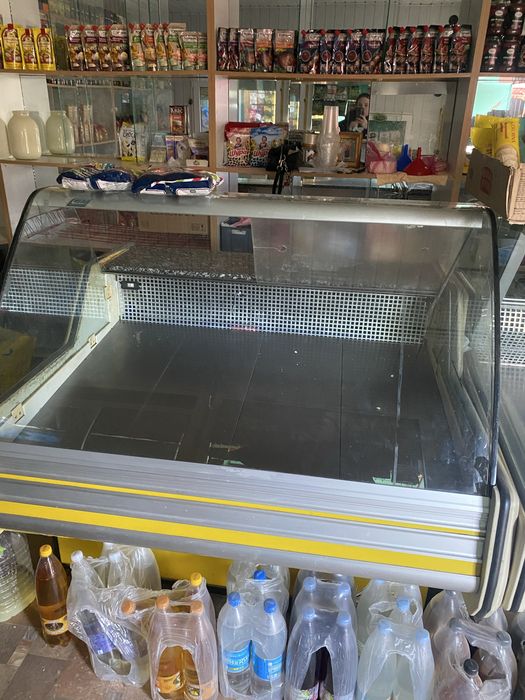 Холодильна вітрина