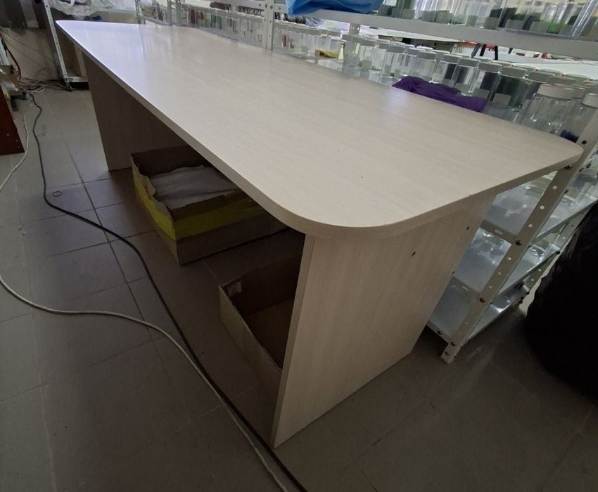 Стіл 200х70см висота 75см