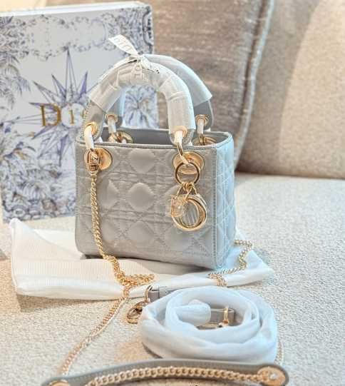 Puder perłowy Dior Lady