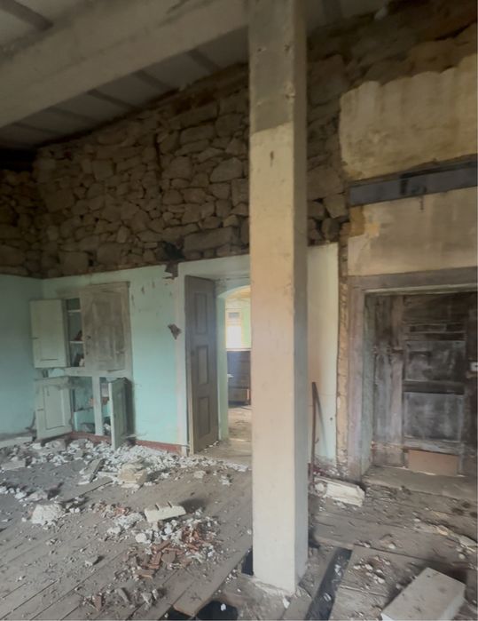 Linda moradia para reconstruir