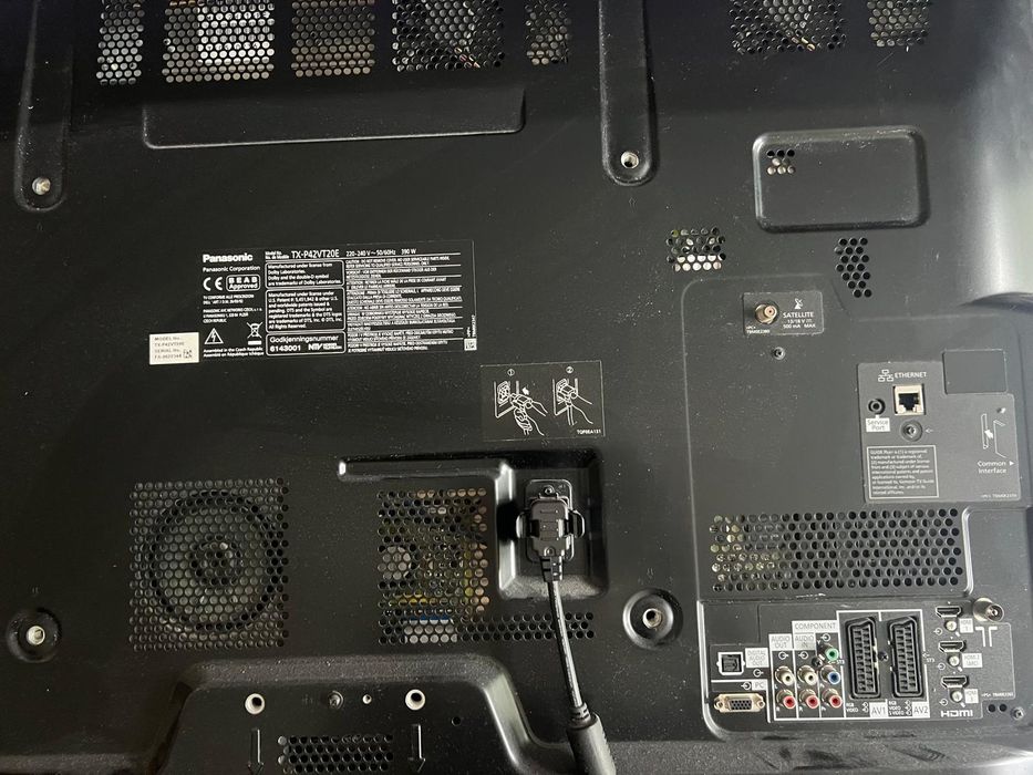 Panasonic TX P42VT20 +  Tuner DVB-T2