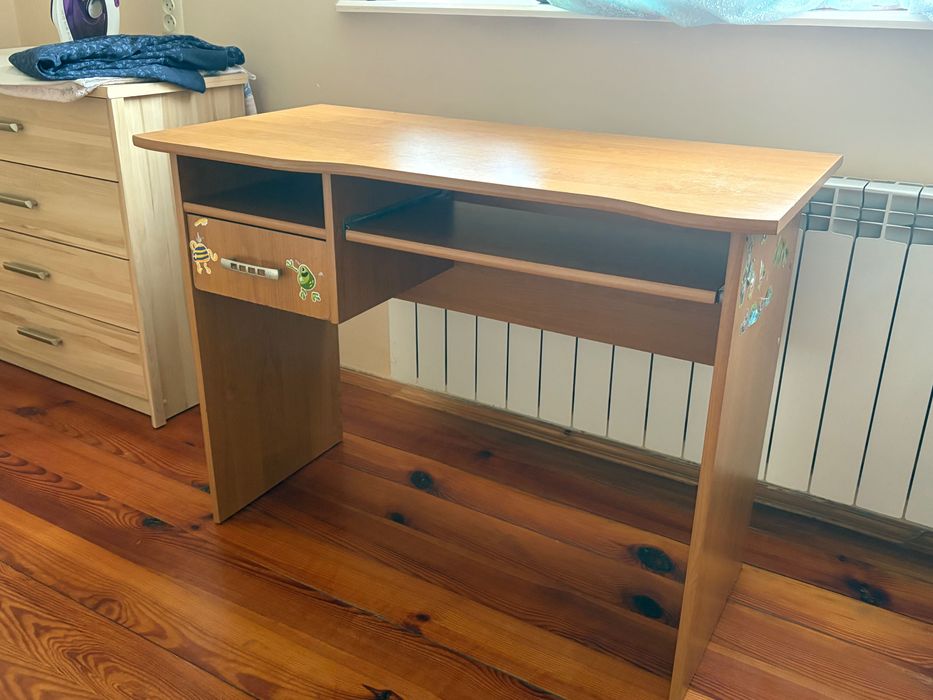 Парта для навчання, стіл