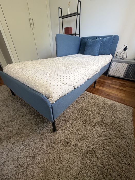 Cama e colchão 90x200