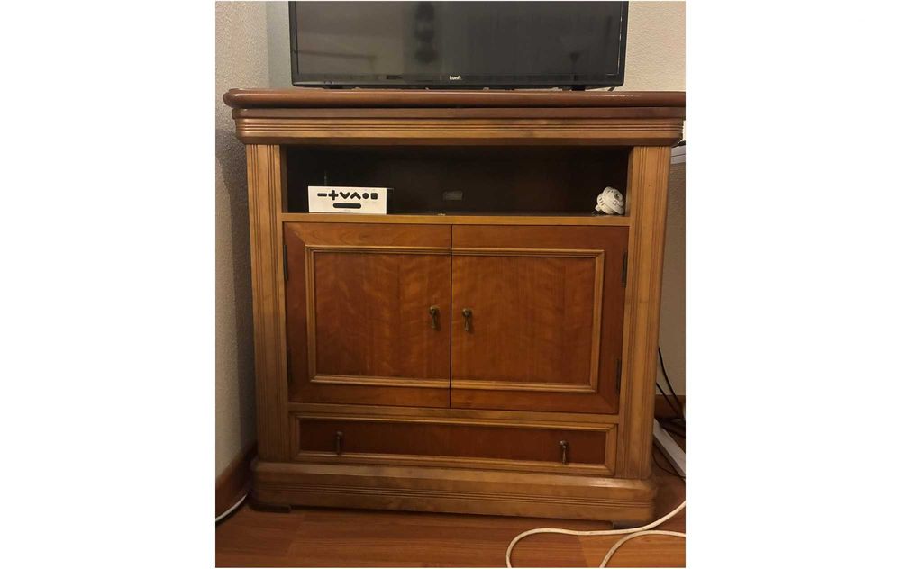 [COMO NOVO] móvel para televisão, com topo rotativo, em madeira maciça