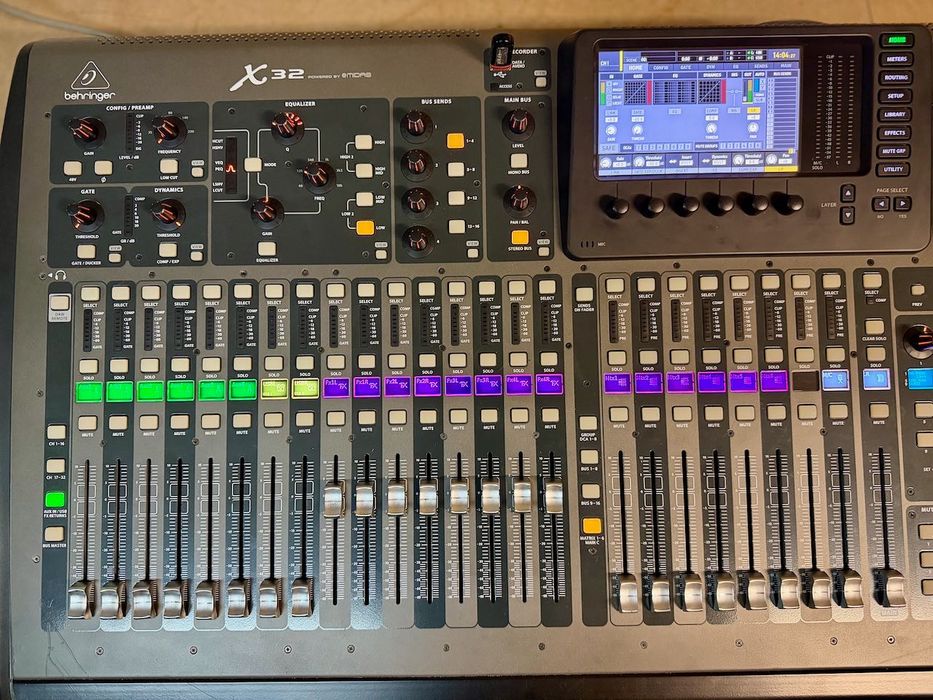 Behringer X32 + case