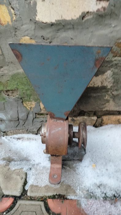 Кормоподрібнювач