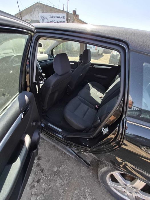 mercedes B180 na części