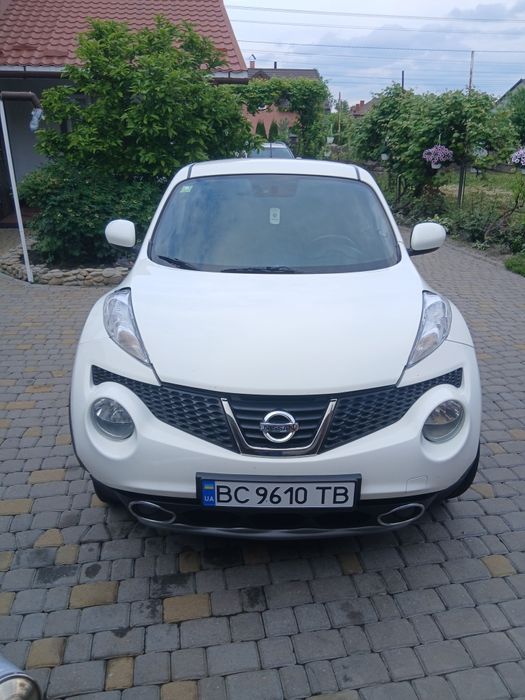 Nisan juke автлмобіль