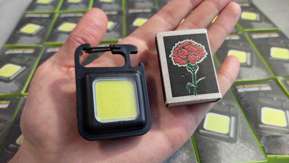 Ліхтарики та акумулятори 18650