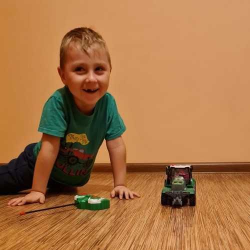 Traktor zdalnie sterowany- ciągnik Zabawka Na Pilot