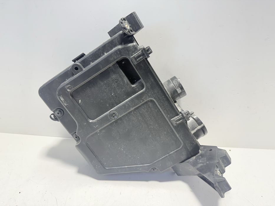 Volvo S60 V60 S90 V90 XC60 XC90 obudowa komputera