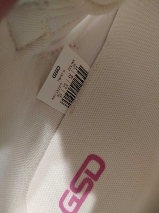 Кросівки жіночі нові