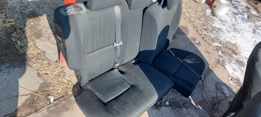Toyota Auris 06-12г.в салон сидения сидіння сидушки
