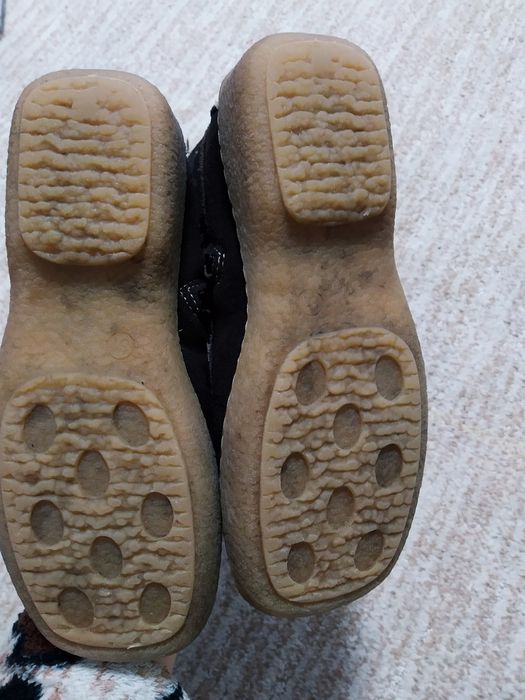 Чоботи для дівчинки