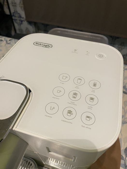 Nespresso DeLonghi Gran Lattissima como nova + entrega Lisboa