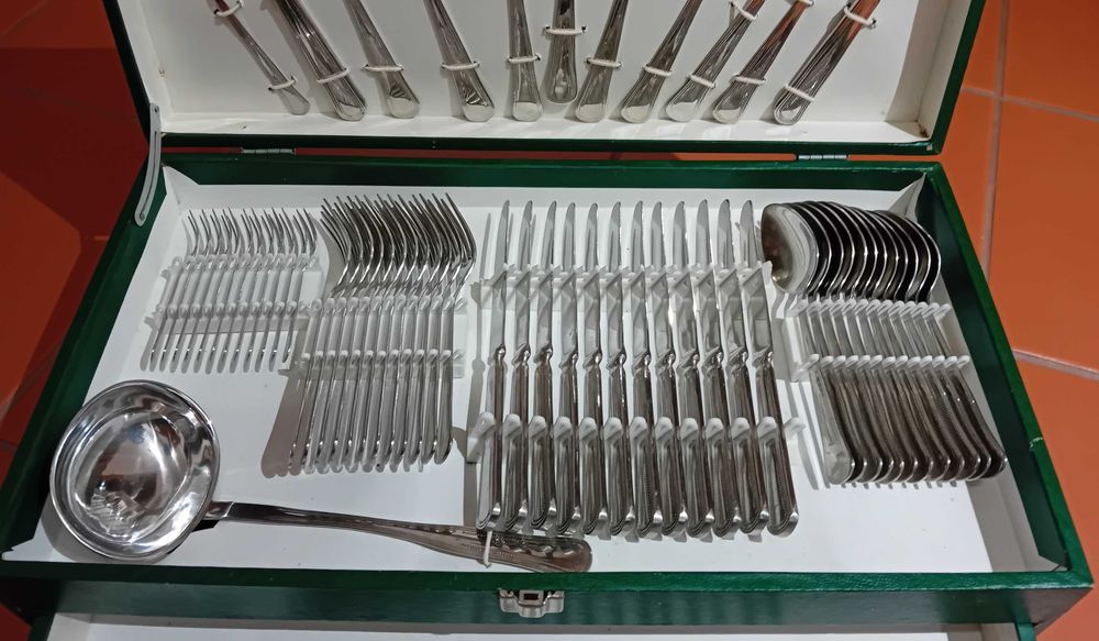 Vendo Faqueiro tipo D. Maria