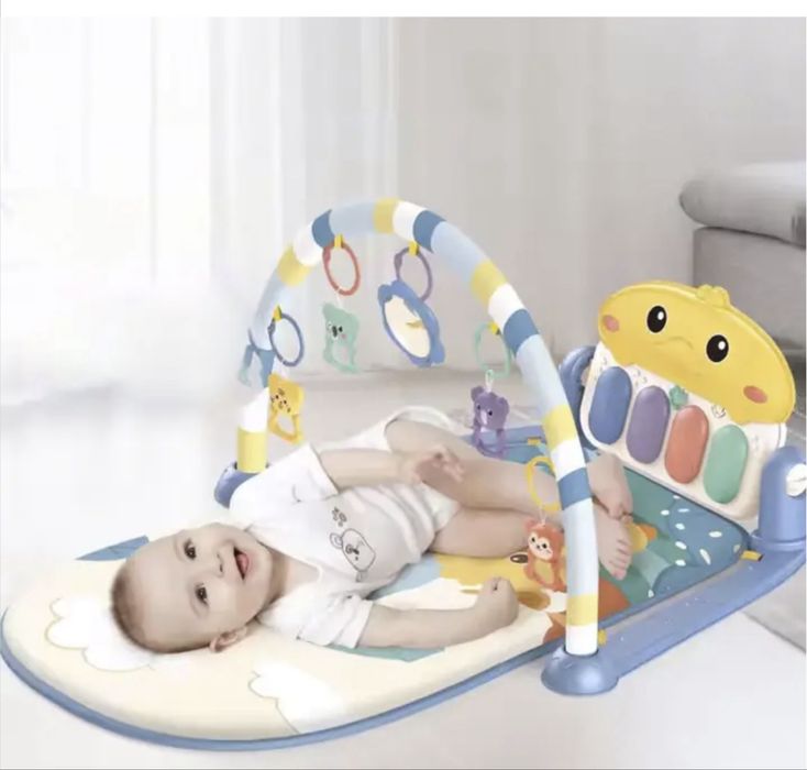 дитячий розвиваючий ігровий килимок з піаніно та підвісними іграшками