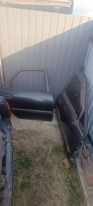 Двері  права сторона, карти Рено Лагуна 1 Хечбек Рестайл Renault Laguna 1 двері