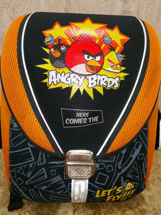 Рюкзак шкільний з ортопедичною спинкою.