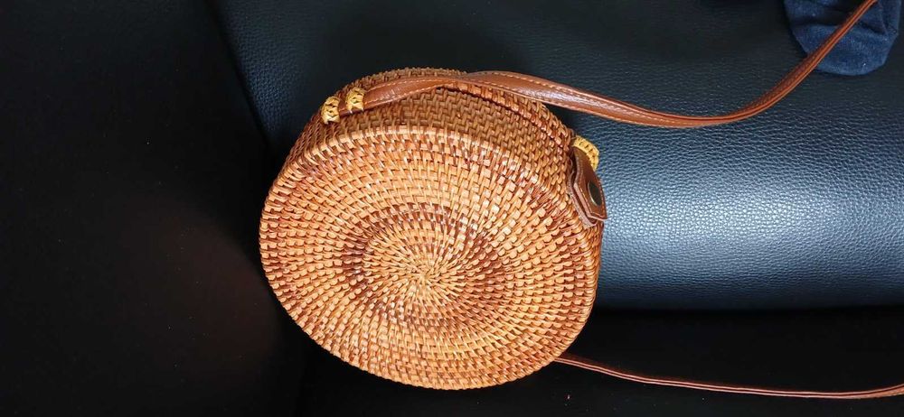 Продам сумку из ротанга