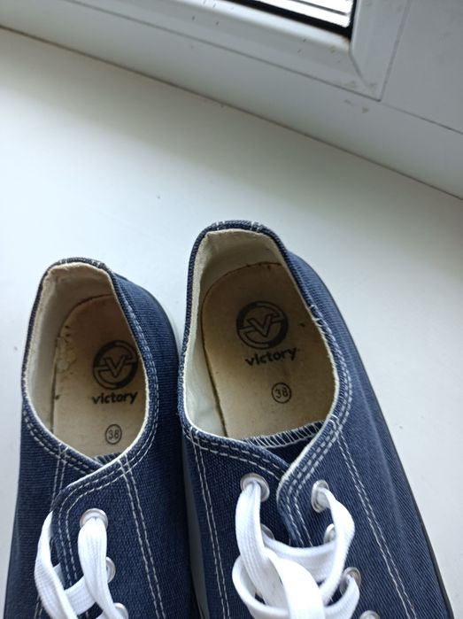 Victory кеди жіночі 38 р.