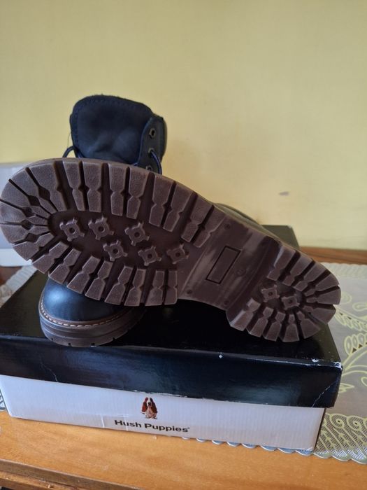 Trapery firmy hush puppies.