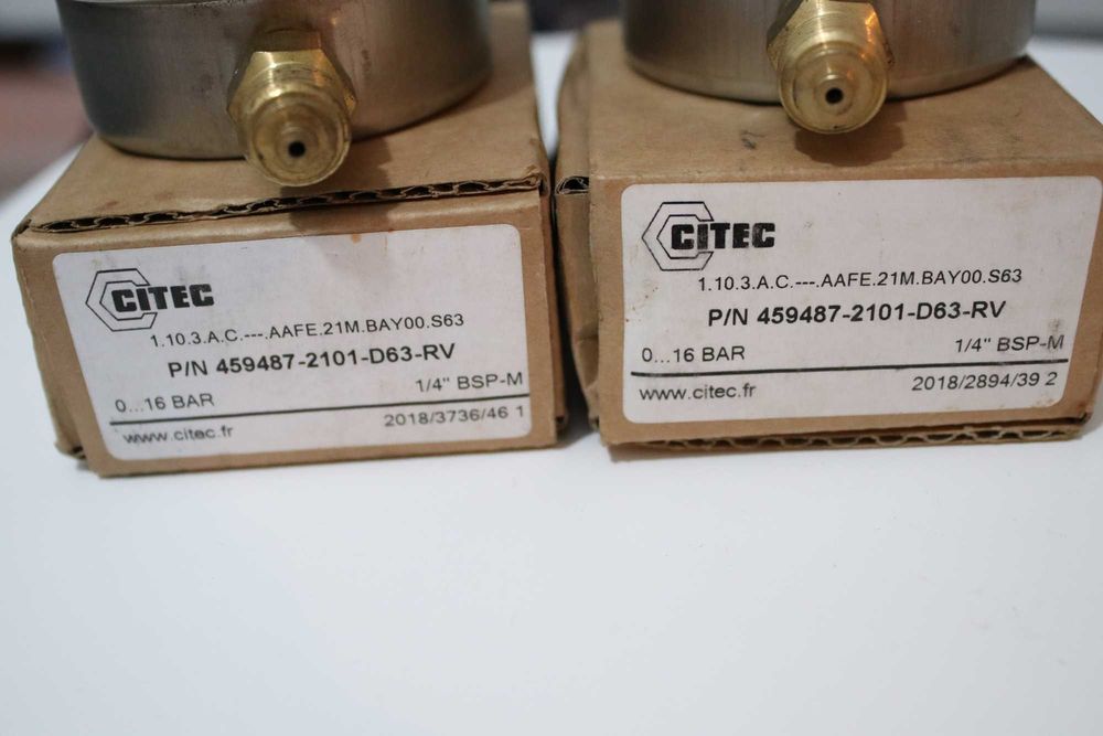 Manometr pionowy 0-16 bar