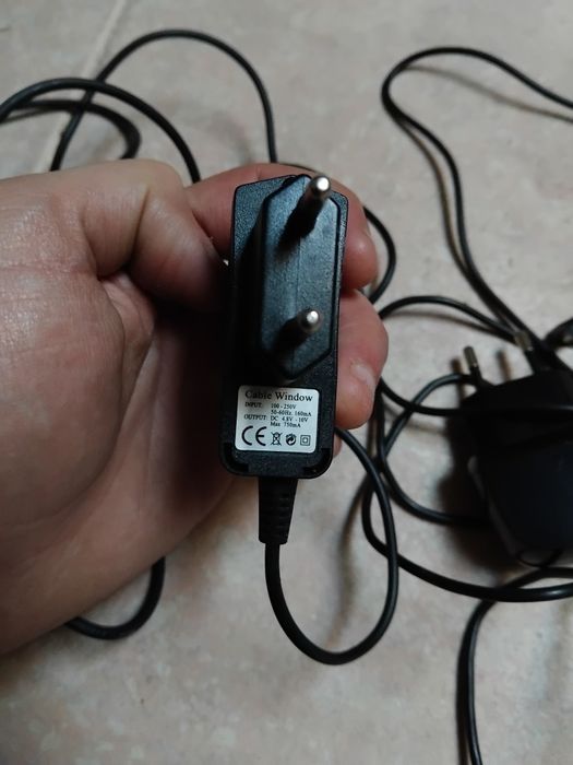 5 cabos de carregador de telemóveis antigos