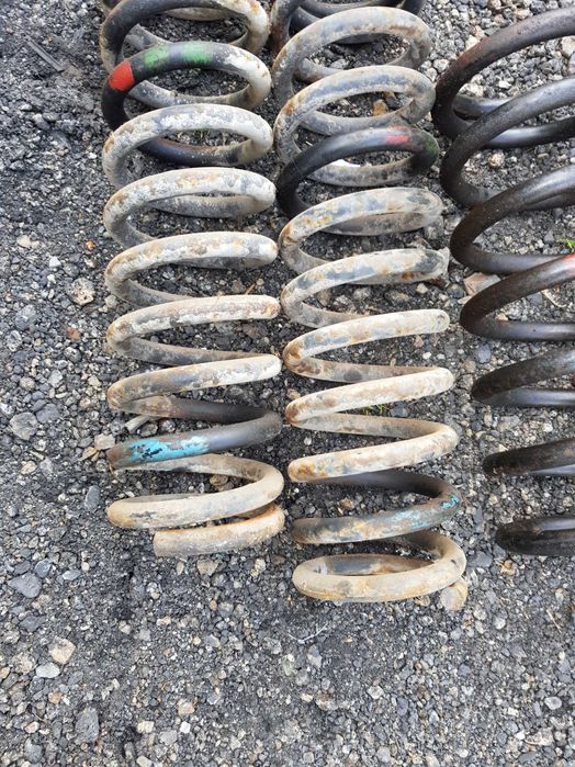 Sprężyny zawieszenia mercedes W123 kombi 2.8 TE