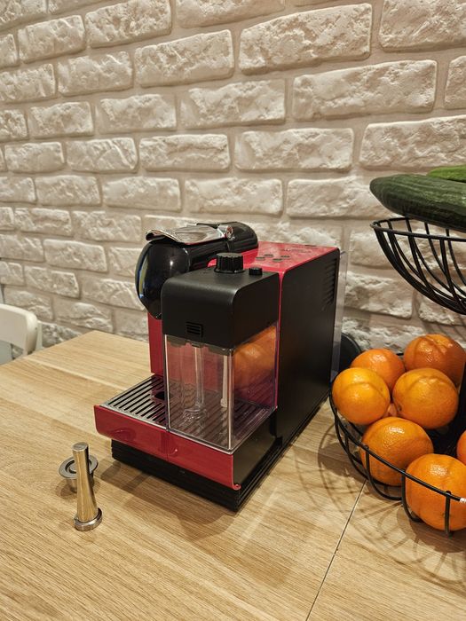 Nespresso DeLonghi Lattissima+