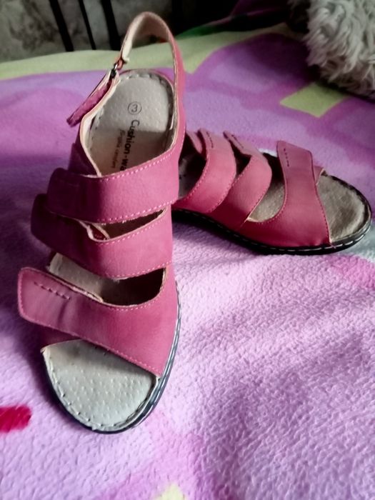 Босоножки сандалии на липучке,р.36