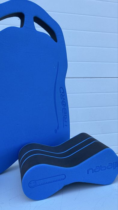 Prancha e pull buoy de natação