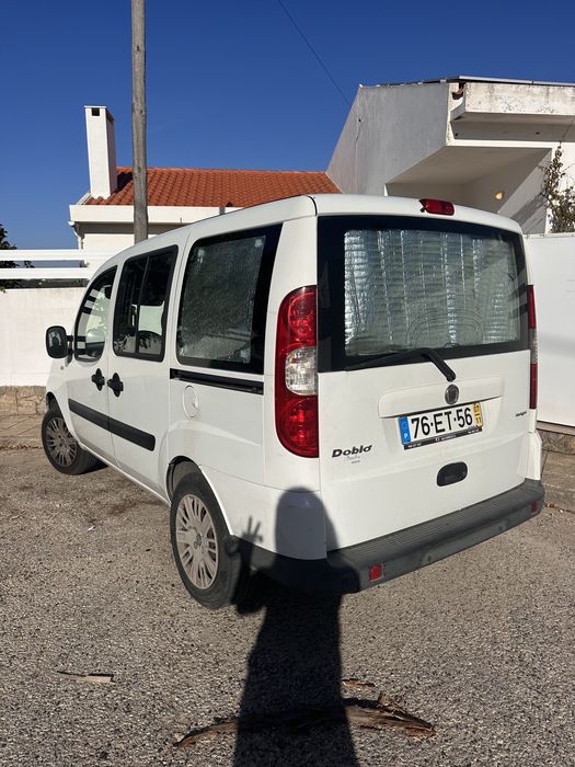Fiat Doblò 1.3 Multijet 2007, 5 lugares, com estrutura de cama amovível - van