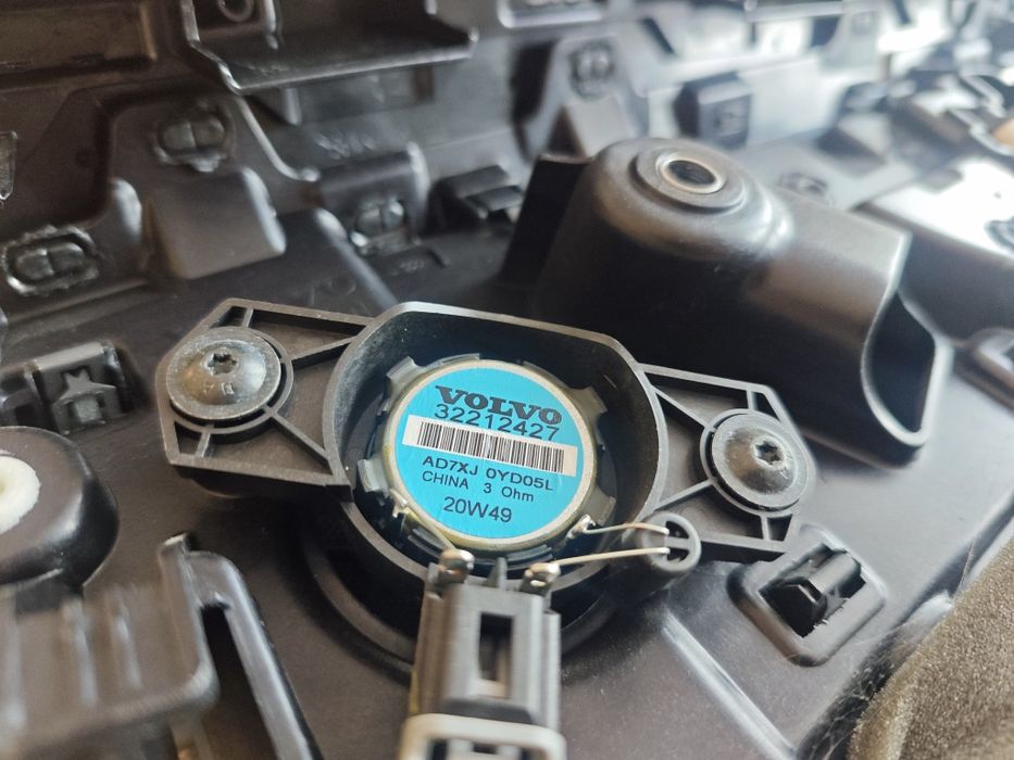 Volvo V60 cross country boczek drzwi lewy tył