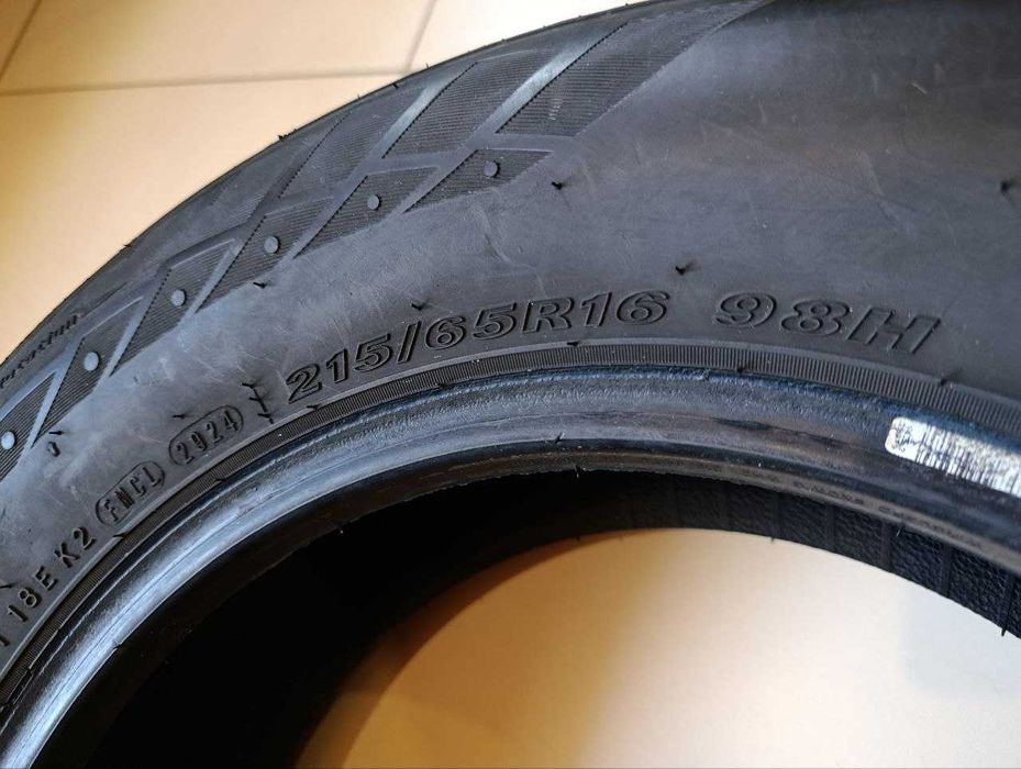 Пара шин б/у 215/65R16 98H Nexen WinGuard Snow`G WH2