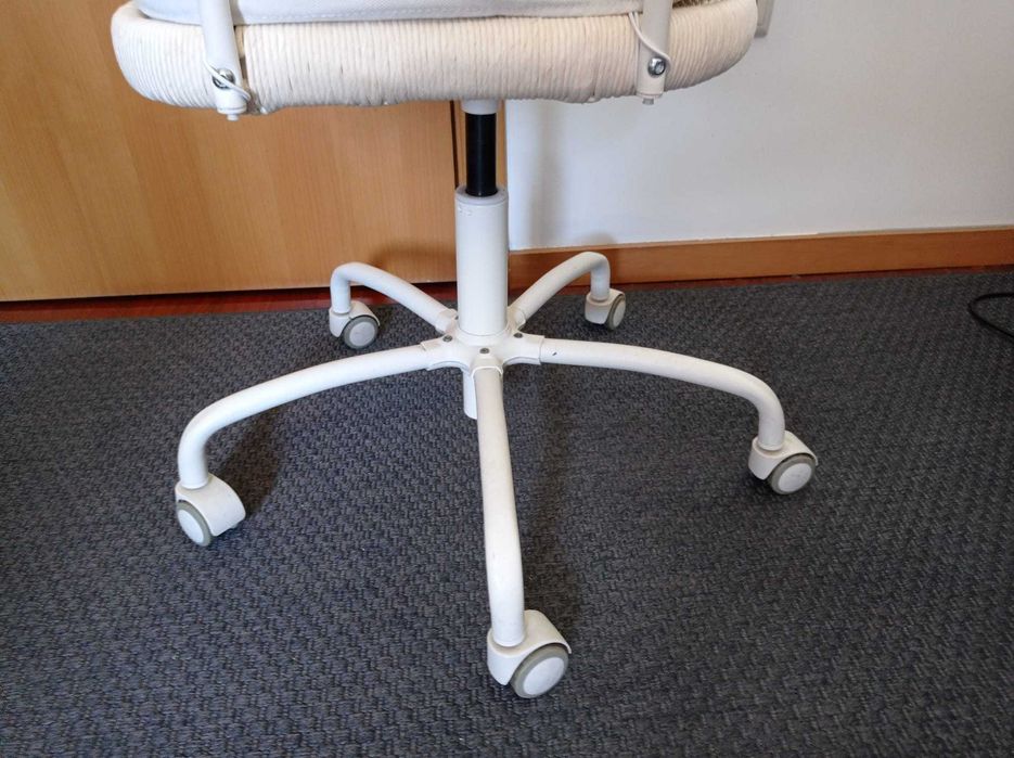 Cadeira Ikea - modelo Gregor