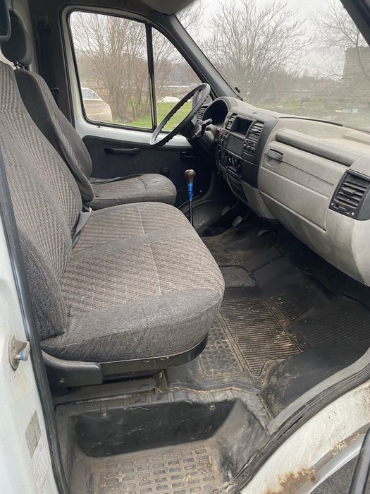 Газель на бойовому ходу . Груз пас