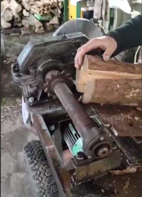 Дровокол редукторний 1:40, електричний мотор 4кв