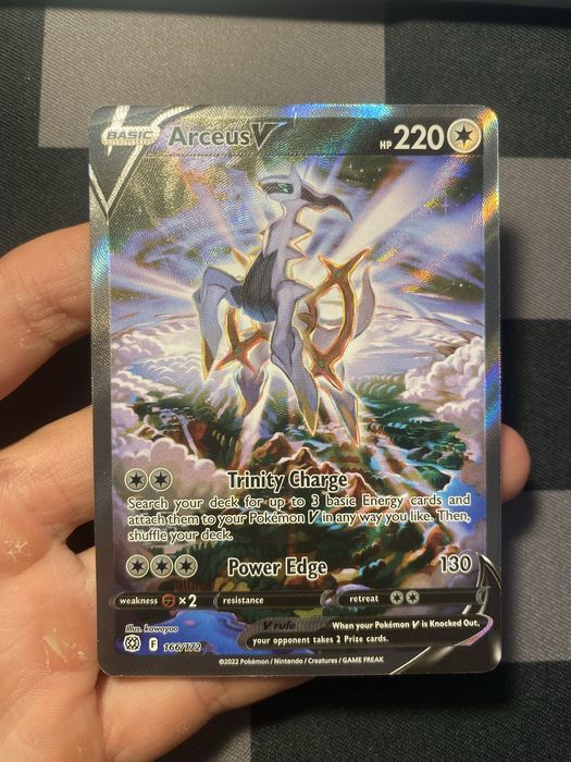 Arceus V.  Condição perfeita.
