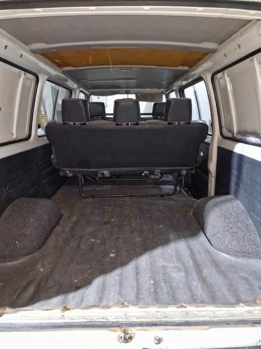 Mitsubishi L300, em bom estado